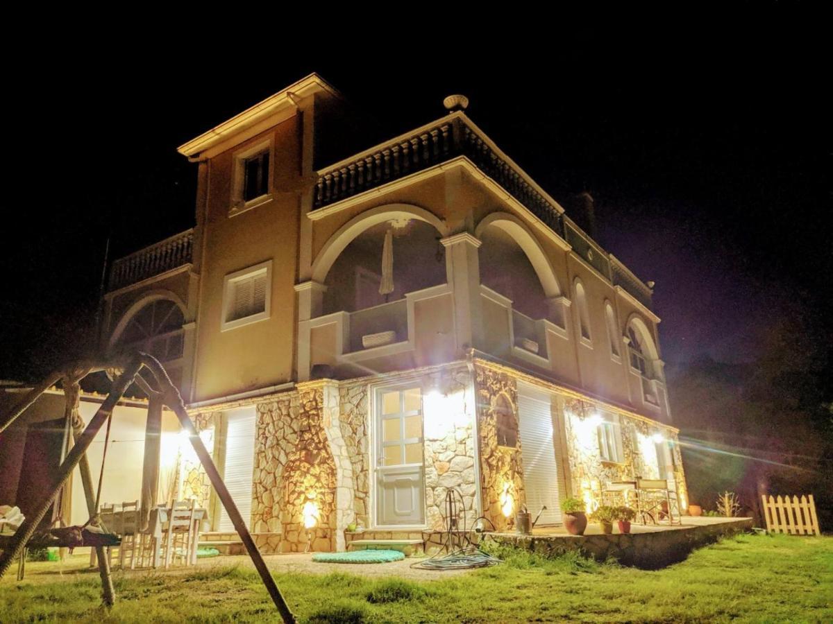 Vila Kalielaia Mouzákion المظهر الخارجي الصورة